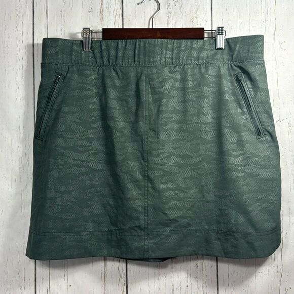 Orvis Embossed Green Pockets Activewear Gym Travel Elastic Waist  Skirt Skort - Picture 1 of 16